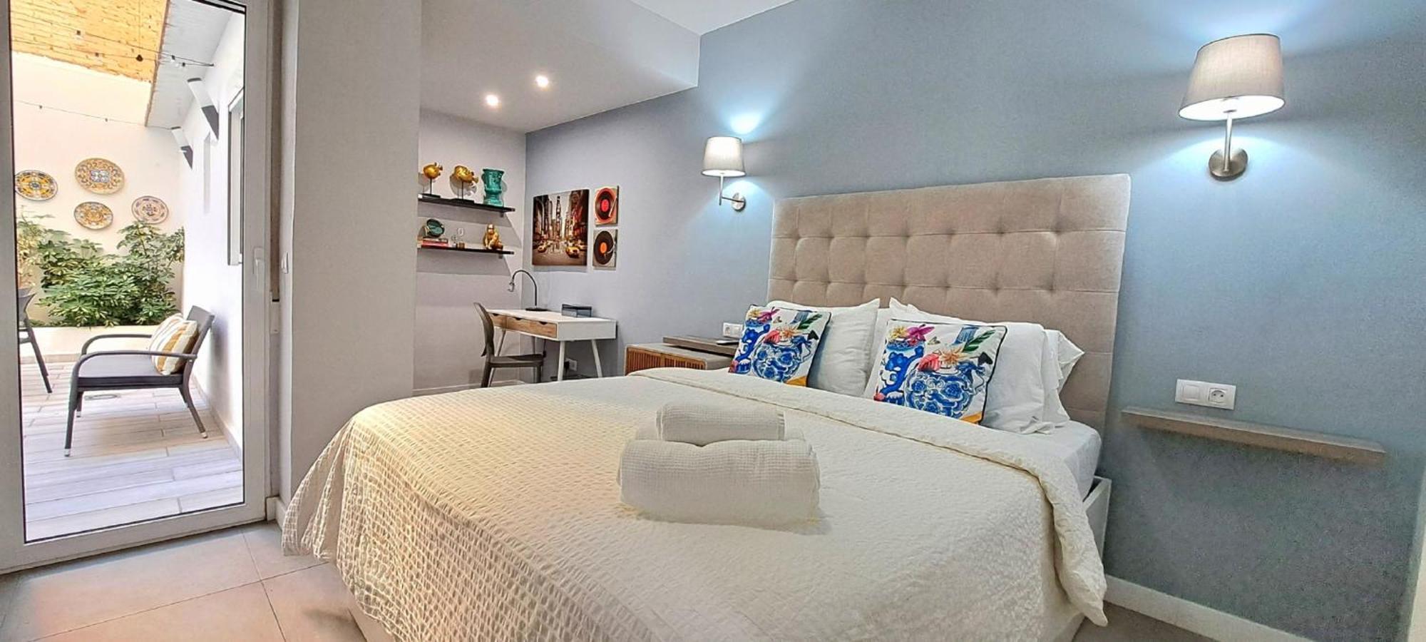 New! Renovated, Centrally Located, Private Entrance, Terrace Lägenhet Valencia Exteriör bild